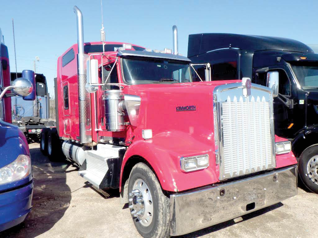 2016 Kenworth W900L Sleeper Semi Truck 86" Studio, Cummins 450HP For