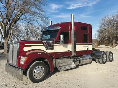 Kenworth W990 Sleeper Semi Truck - 76" Mid-Roof, Cummins 565HP
