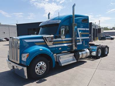 Kenworth W990 Sleeper Semi Truck - 76" Mid-Roof, Cummins 450HP