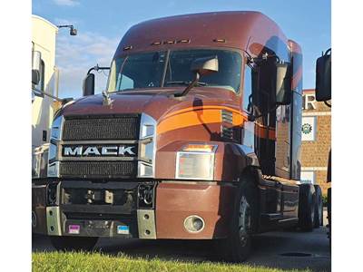 Mack Anthem Sleeper Semi Truck - 70" Stand-Up, MP8 505HP