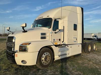 Mack Anthem Sleeper Semi Truck - 70" Hi-Rise, MP8 445HP