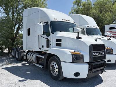 Mack Anthem Sleeper Semi Truck - 70" Stand-Up, MP8 445HP