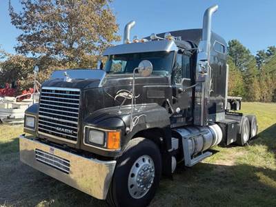 Mack Pinnacle CHU613 Sleeper Semi Truck - 70" Mid-Rise, MP8 450HP