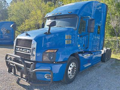 Mack Pinnacle CXU613 Sleeper Semi Truck - 70" Stand-Up, MP8 455HP