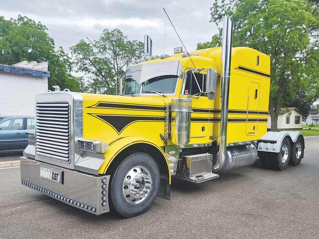 1999 Peterbilt 379EXHD Sleeper Semi Truck 63" Unibilt StandUp