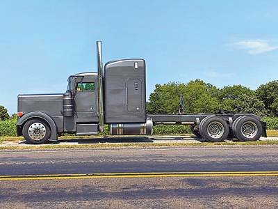 Peterbilt 379EXHD Sleeper Semi Truck - 63" Unibilt Stand-Up, Caterpillar 450HP