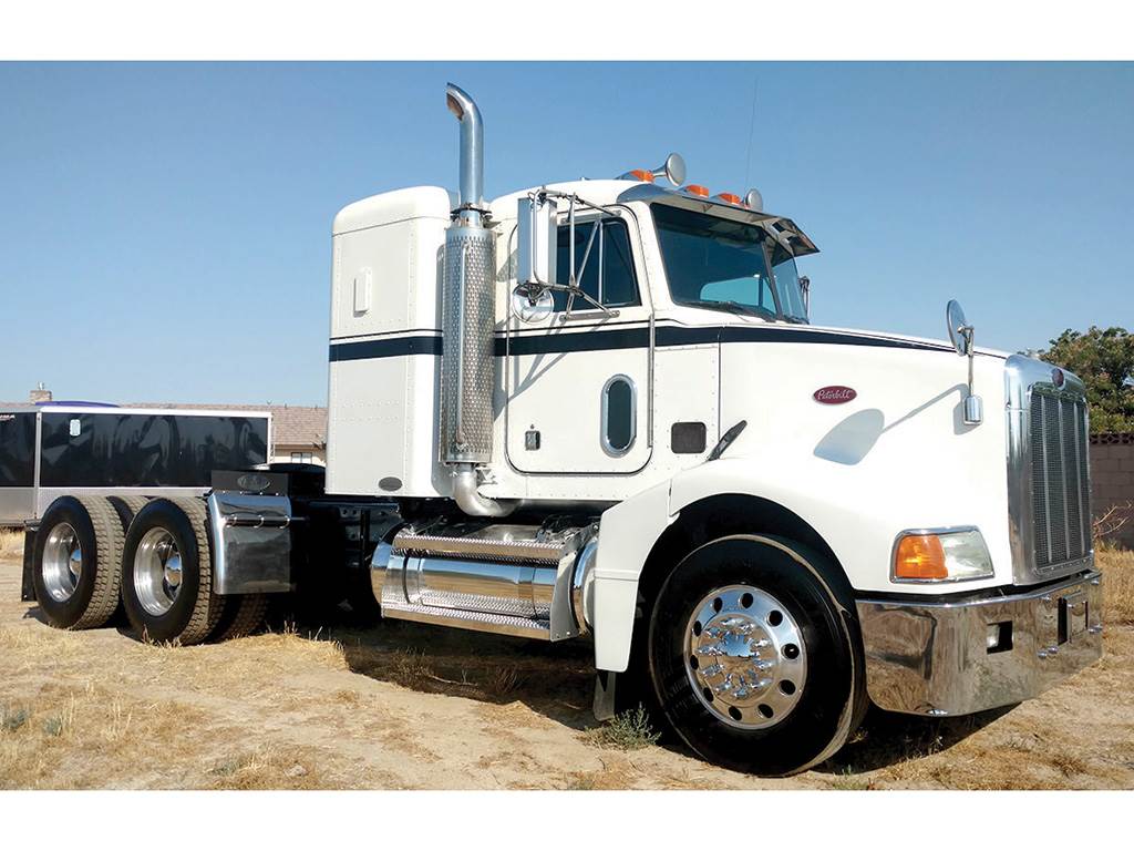 2004 Peterbilt 385 Sleeper Semi Truck 36" Unibilt FlatTop