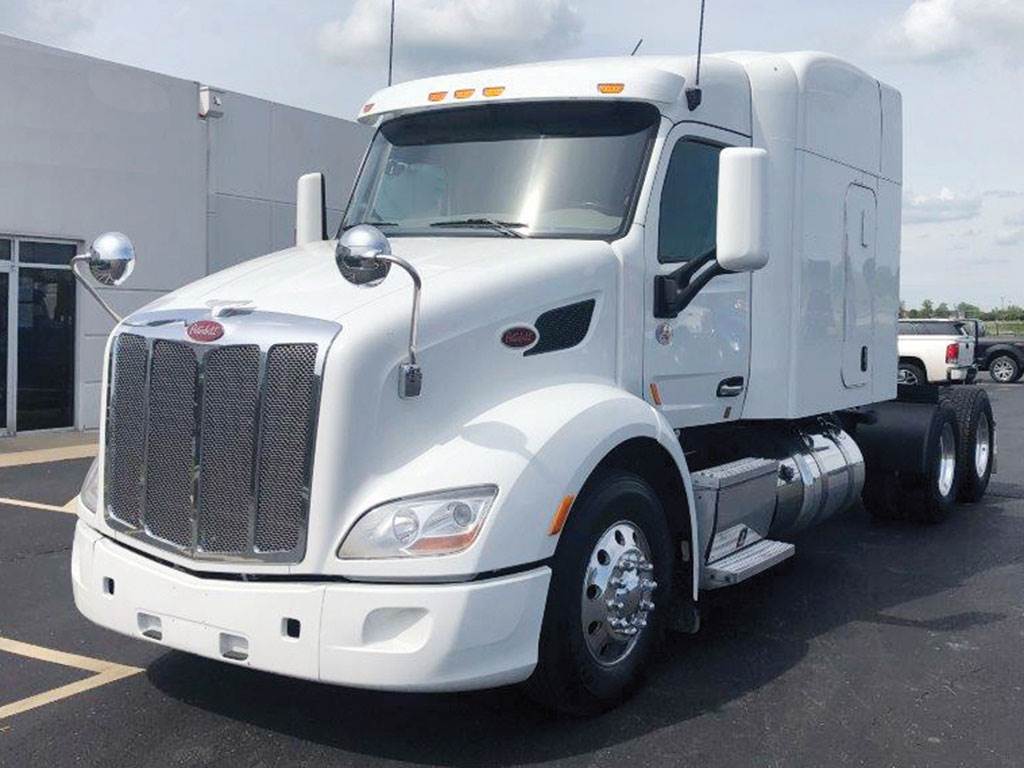 2017 Peterbilt 579 >> 2017 Peterbilt 579 Sleeper Semi Truck Paccar Mx 13 455hp 2017 Peterbilt 579 >> 2017 Peterbilt 579 Sleeper Semi Truck Paccar Mx 13 455hp