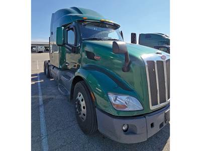 Peterbilt 579 Sleeper Semi Truck - 80" Ultraloft, Cummins 450HP