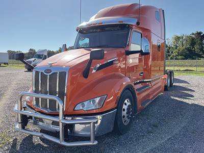 Peterbilt 579 Sleeper Semi Truck - 80" Ultraloft, Cummins 450HP