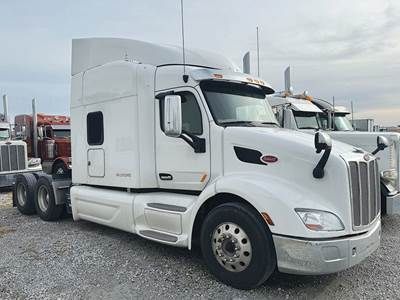Peterbilt 579 Sleeper Semi Truck - 80" Unibilt High Roof, Paccar 455HP