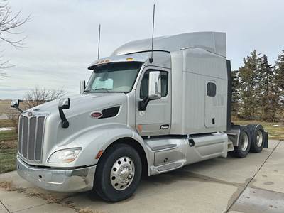 Peterbilt 579 Sleeper Semi Truck - 80" Unibilt High Roof, Paccar 455HP