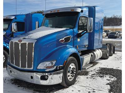 Peterbilt 579 Sleeper Semi Truck - 72" Unibilt High Roof, Cummins 450HP