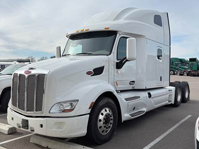 Peterbilt 579 Sleeper Semi Truck - 80" Ultraloft, Cummins 450HP