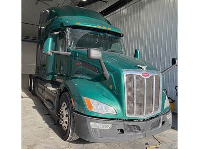 Peterbilt 579 Sleeper Semi Truck - 80" Ultraloft, Cummins 450HP