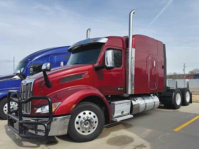 Peterbilt 579 Sleeper Semi Truck - 80" Unibilt High Roof, Paccar 40000HP