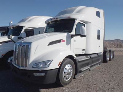 Peterbilt 579 Sleeper Semi Truck - 80" Ultraloft, Cummins 450HP