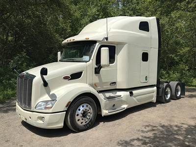 Peterbilt 579 Sleeper Semi Truck - 80" Ultraloft, Paccar 455HP
