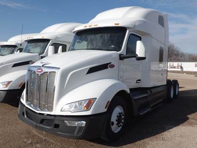 Peterbilt 579 Sleeper Semi Truck - 80" Ultraloft, Paccar 455HP