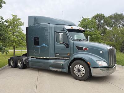 Peterbilt 579 Sleeper Semi Truck - 80" Unibilt High Roof, Cummins 500HP