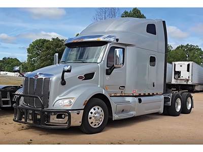 Peterbilt 579 Sleeper Semi Truck - 80" Ultraloft, Paccar 455HP