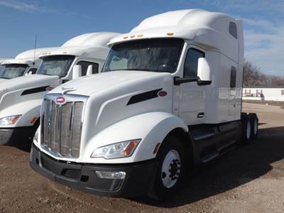 Peterbilt 579 Sleeper Semi Truck - 80" Ultraloft, Cummins 450HP