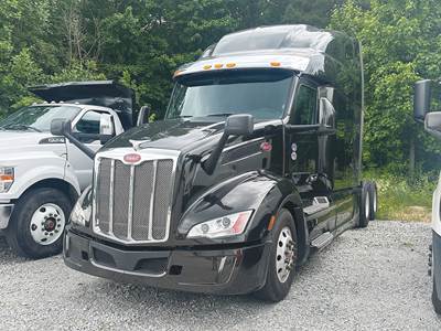 Peterbilt 579 Sleeper Semi Truck - 80" Ultraloft, Cummins 450HP