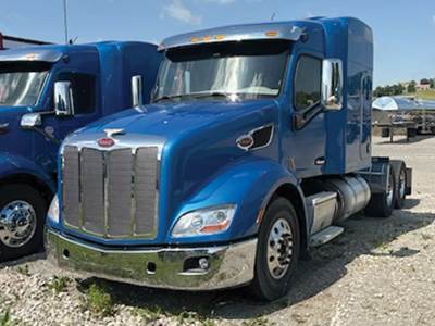 Peterbilt 579 Sleeper Semi Truck - 72" Unibilt High Roof, Cummins 450HP