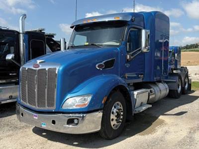 Peterbilt 579 Sleeper Semi Truck - 72" Unibilt High Roof, Cummins 450HP