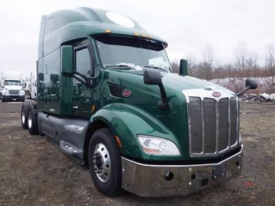 Peterbilt 579 Sleeper Semi Truck - 80" Ultraloft, Cummins 450HP