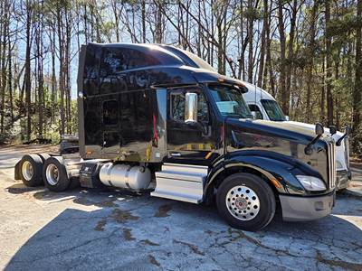 Peterbilt 579 Sleeper Semi Truck - 80" Ultraloft, Cummins 450HP
