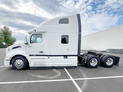 Peterbilt 579 Sleeper Semi Truck - 80" Ultraloft, Cummins 450HP