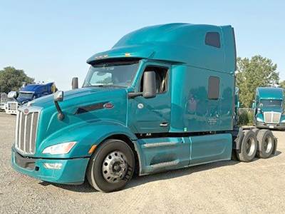 Peterbilt 579 Sleeper Semi Truck - 80" Ultraloft, Paccar 455HP