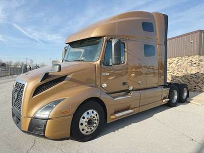 Volvo VNL 760 Sleeper Semi Truck - D13 40000HP