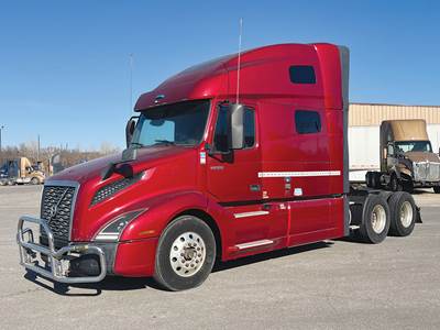 Volvo VNL 760 Sleeper Semi Truck - D13 405HP