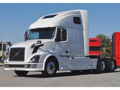 Volvo VNL670 Sleeper Semi Truck - D13 40000HP
