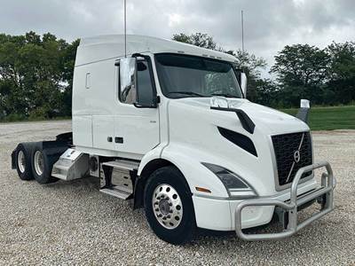 Volvo VNR 640 Sleeper Semi Truck - D11 425HP