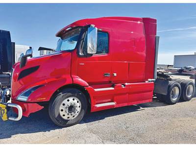 Volvo VNR 660 Sleeper Semi Truck - D13 455HP