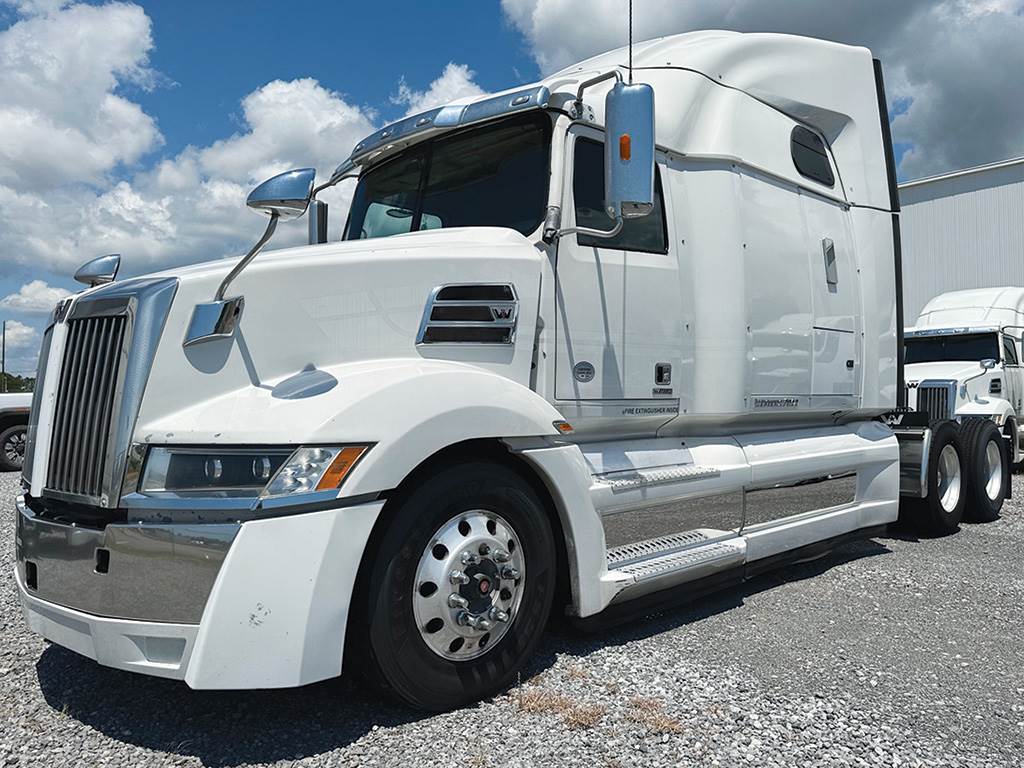 2019 Western Star 5700XE Sleeper Semi Truck 82" High Roof