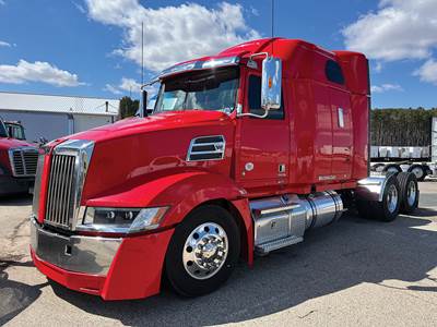 Western Star 5700XE Sleeper Semi Truck - 68" High Roof Stratosphere, Detroit 455HP
