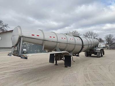 Fruehauf Tank Trailer - Spring