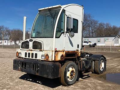 Autocar X-Spotter Raised Roof Yard Spotter Truck - 275HP