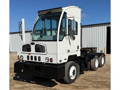 Autocar X-Spotter Raised Roof Yard Spotter Truck - 200HP