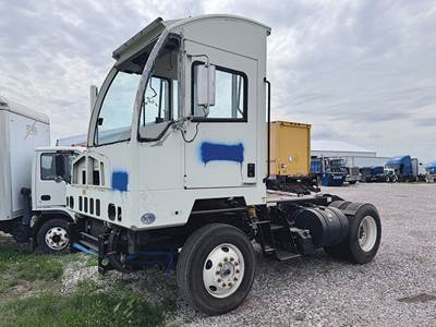 Autocar XSpotter Yard Spotter Truck - 200HP