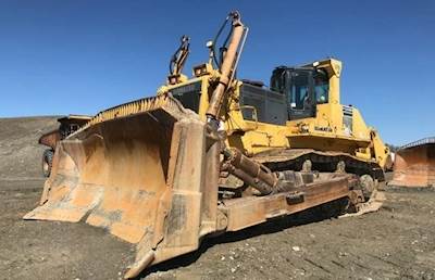 Komatsu D475A-5E0 Dozer