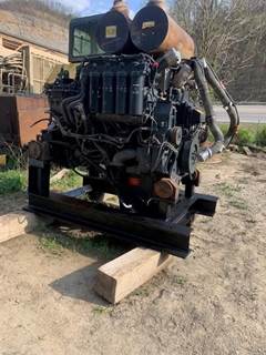 Komatsu SAA12V140E-3 Engine