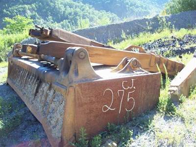 Komatsu D275A-2 SU Blade