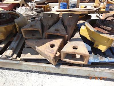 CAT D10 OR D11 RIPPER SHANK TOOTH # 9W9602