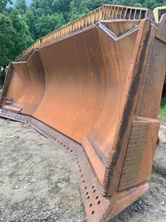 Komatsu D475A-5E0 U-Blade