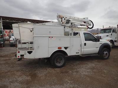 2006 Ford F-550 Boom / Bucket Truck - Altec AT37G Aerial Lift For Sale